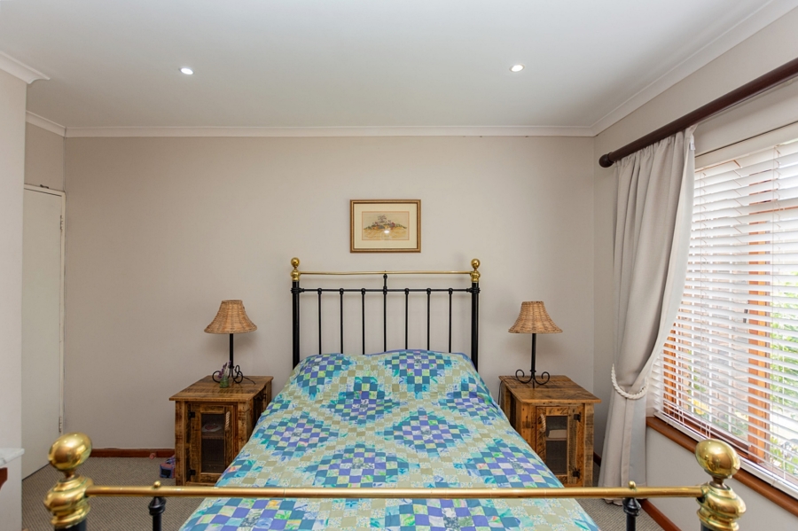 4 Bedroom Property for Sale in Middedorp Western Cape